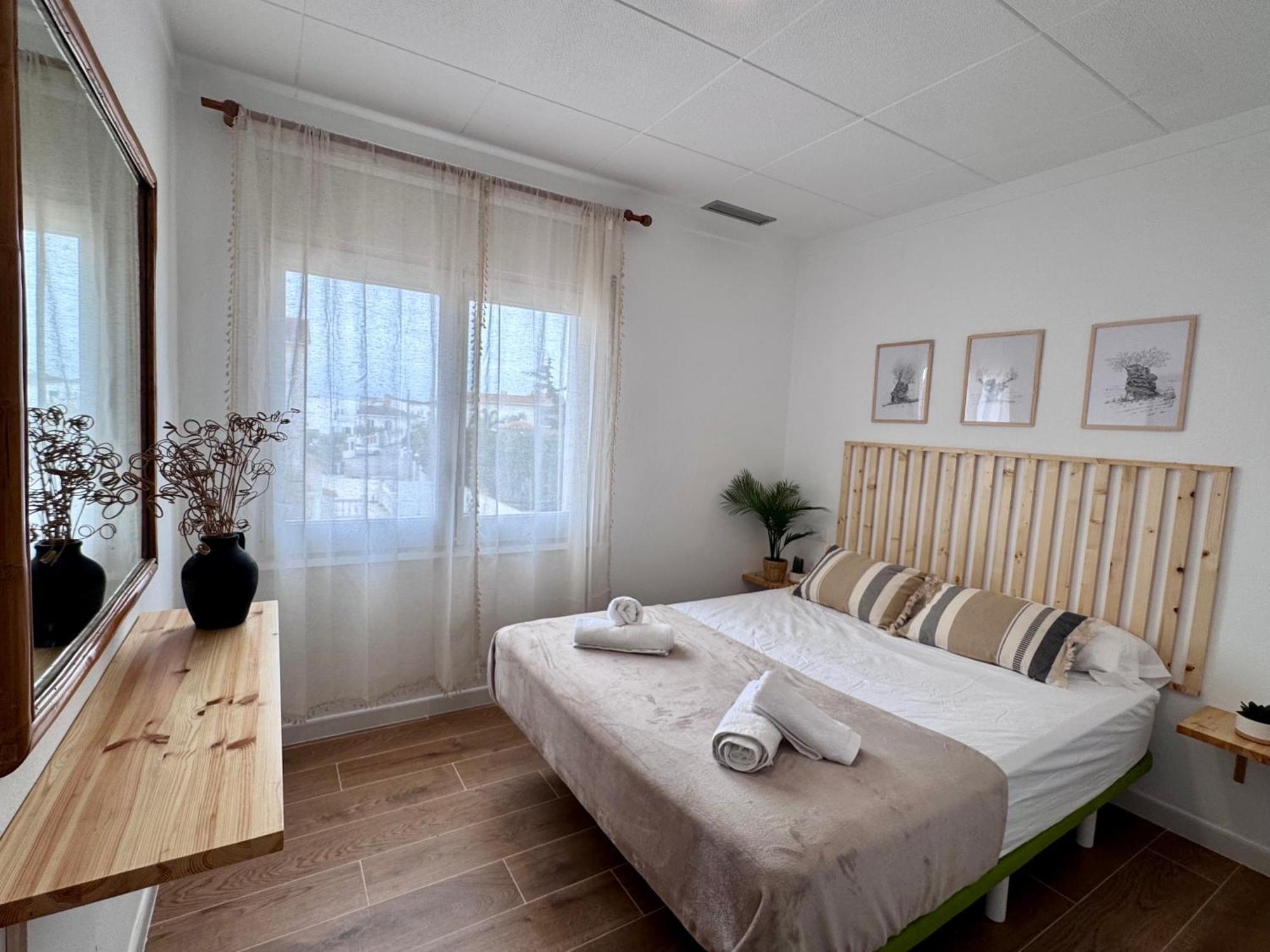 Gorgot P1 I Apartamento Con Terraza Y Piscina Comunitaria Cerca De La Playa Empuriabrava Exterior photo