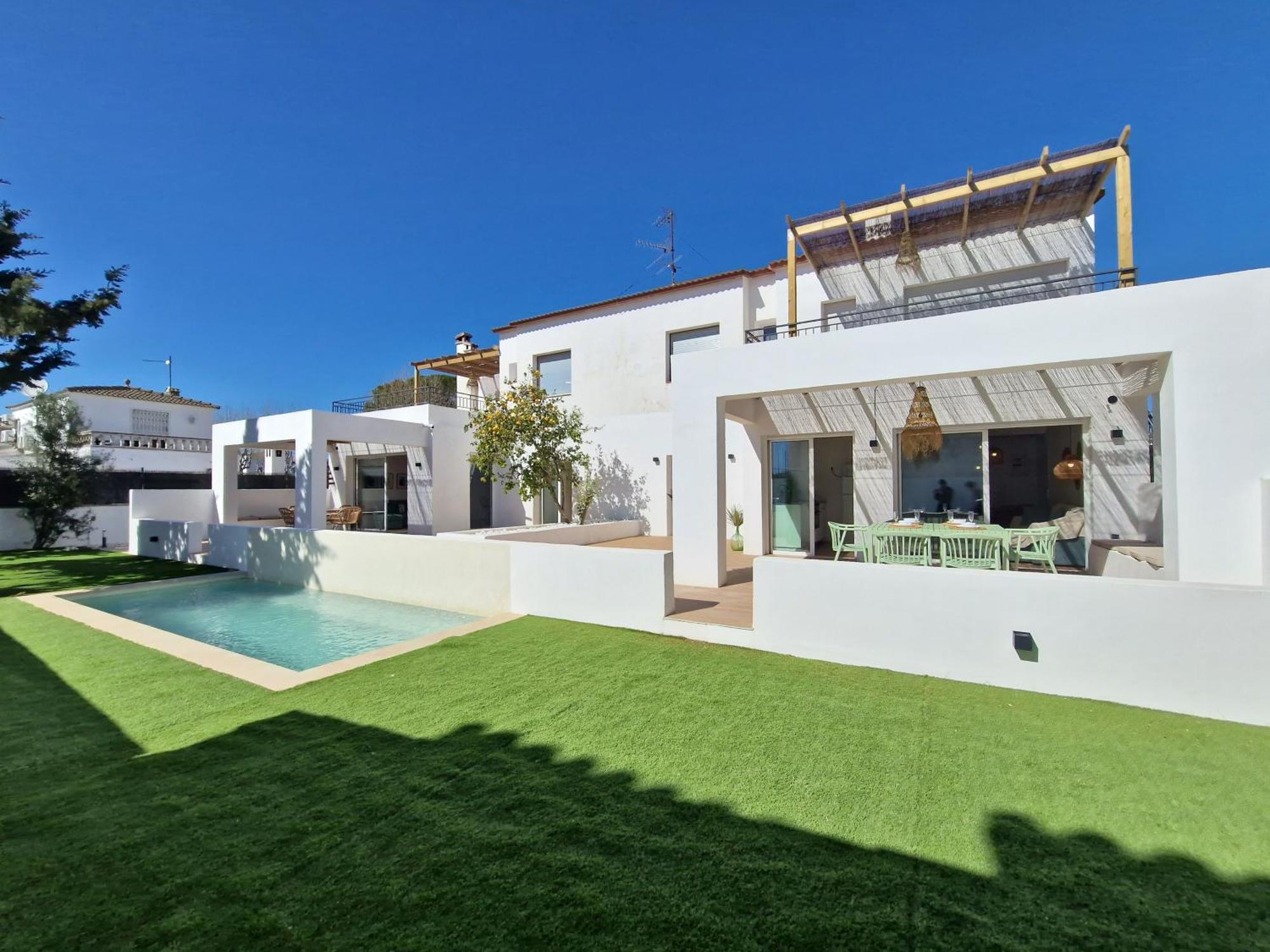 Gorgot P1 I Apartamento Con Terraza Y Piscina Comunitaria Cerca De La Playa Empuriabrava Exterior photo